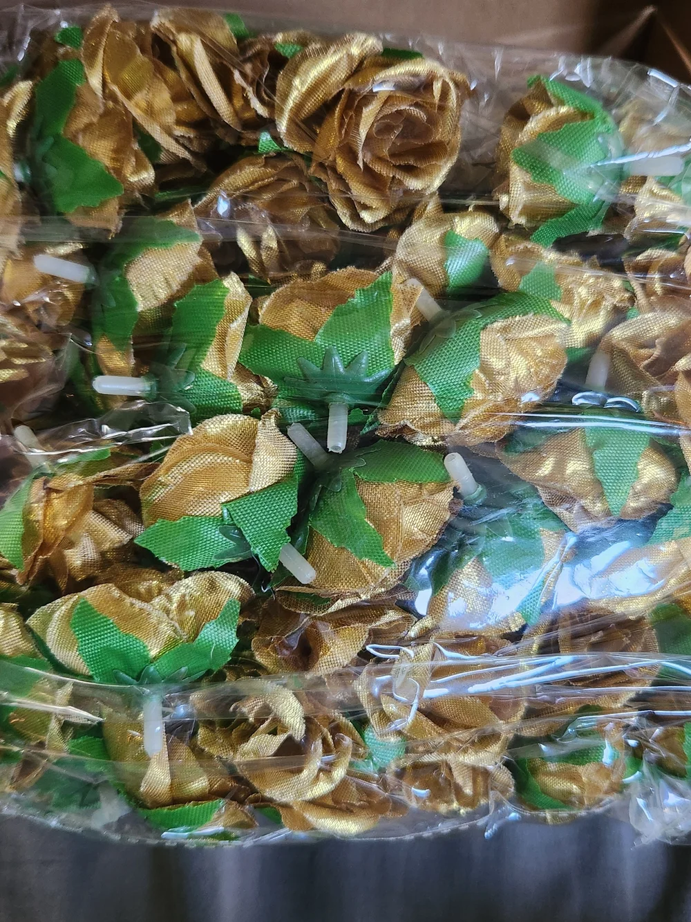 Gold and Green Fabric Roses Home Party Supplies